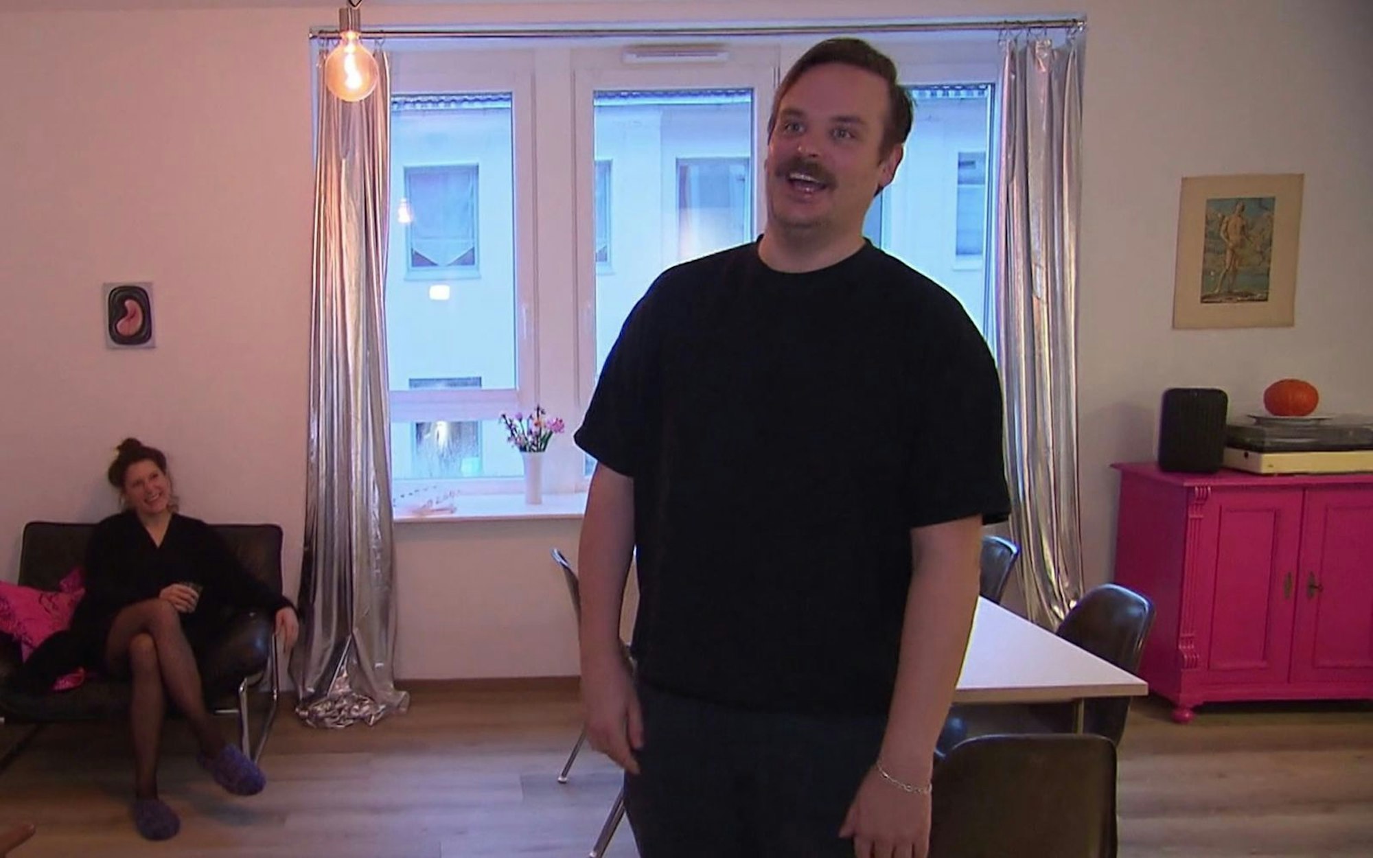 Johannes leitet ein Museum. (Bild: RTL)