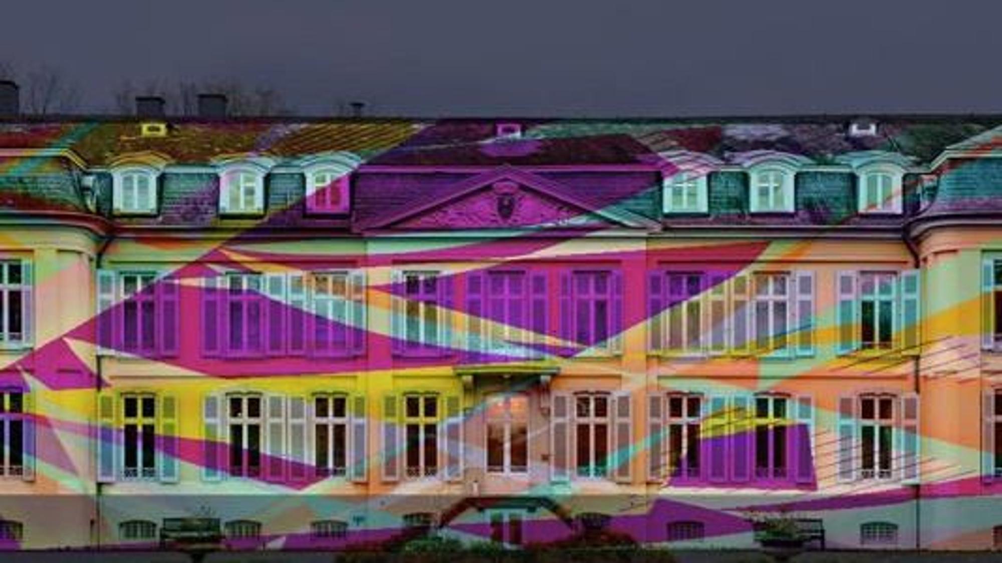 Schloss Morsbroich Lichtinstallation des Künstlers Laurenz Theinert am 9. Mai