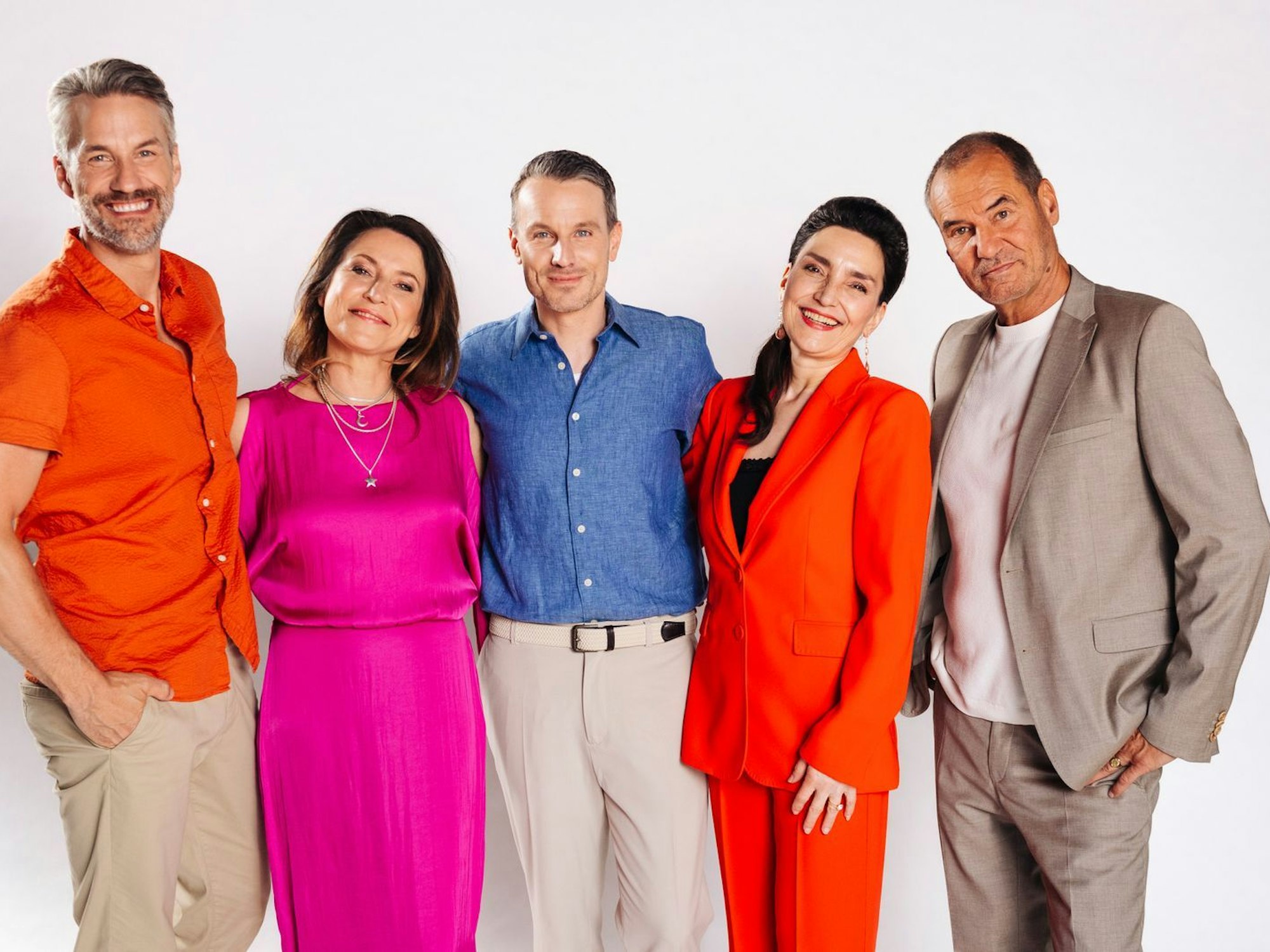 Der Cast von „Alles was zählt“ (v.l.): Stefan Bockelmann, Berrit Arnold, Marc Dumitru, Tatjana Clasing und Silvan-Pierre Leirich. (Bild: RTL / Julia Feldhagen )