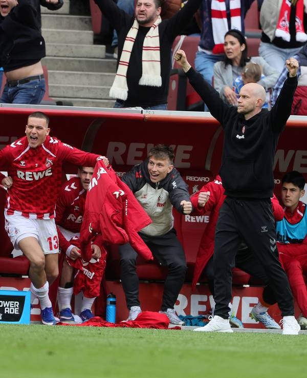 Rene Wagner (1. FC Köln) jubelt über das Tor zum 3:1 gegen Werder Bremen.