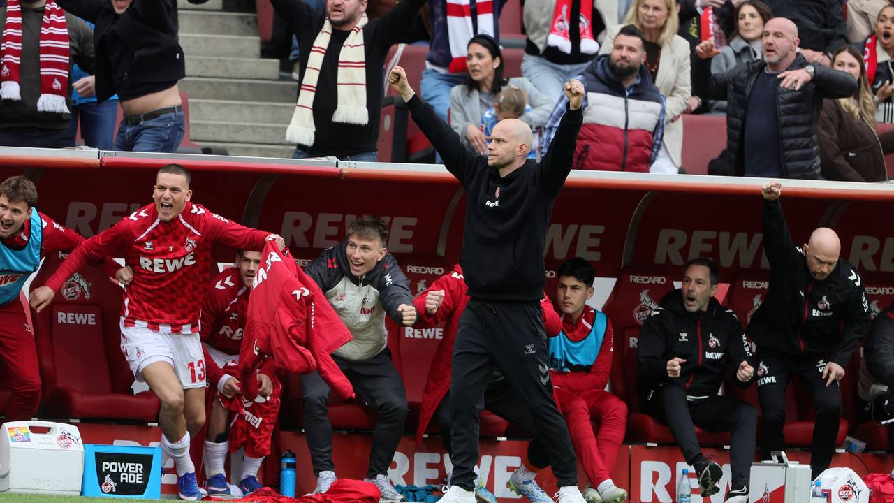 Rene Wagner (1. FC Köln) jubelt über das Tor zum 3:1 gegen Werder Bremen.
