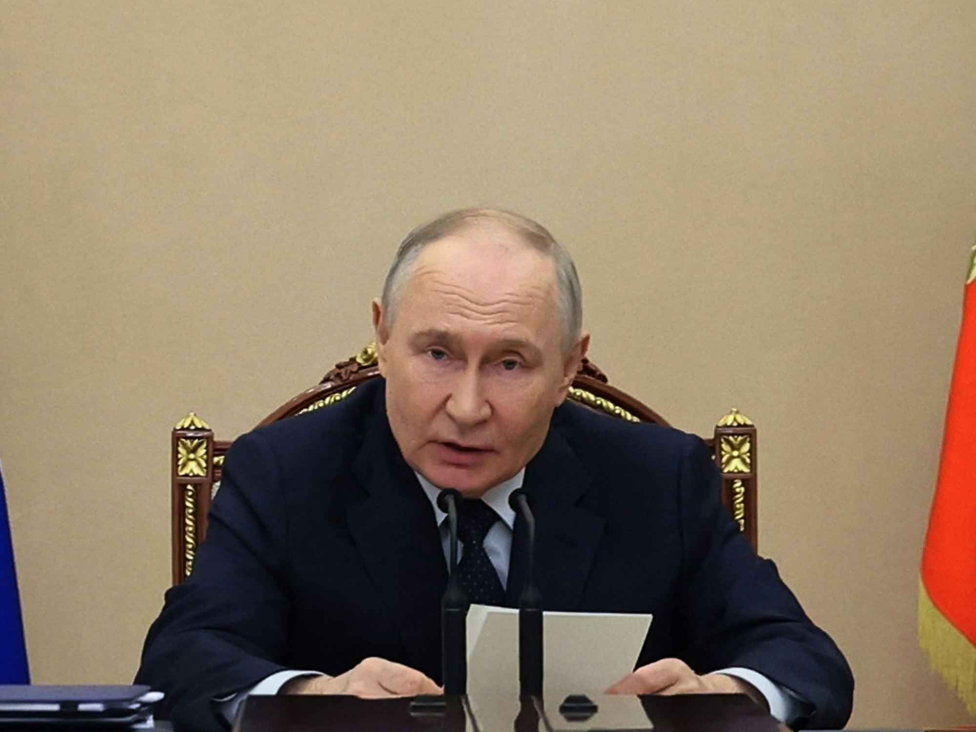 Der russische Präsident Wladimir Putin leitet eine Sitzung zu wirtschaftlichen Fragen im Kreml.