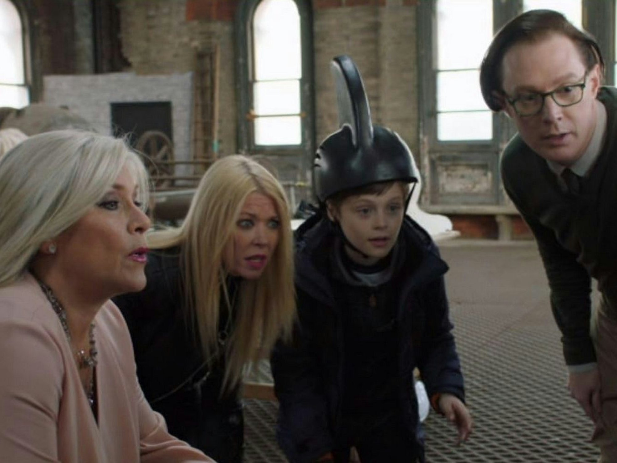 In „Sharknado 5“ (2017) hatte Samantha Fox (links) eine kleine Gastrolle. (Bild: Syfy)