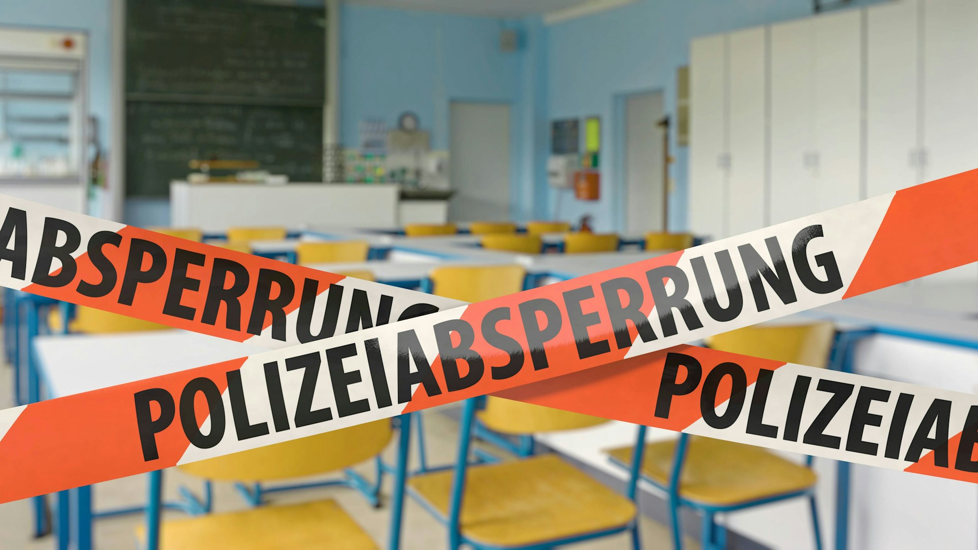 Polizeiabsperrung in einer Schule