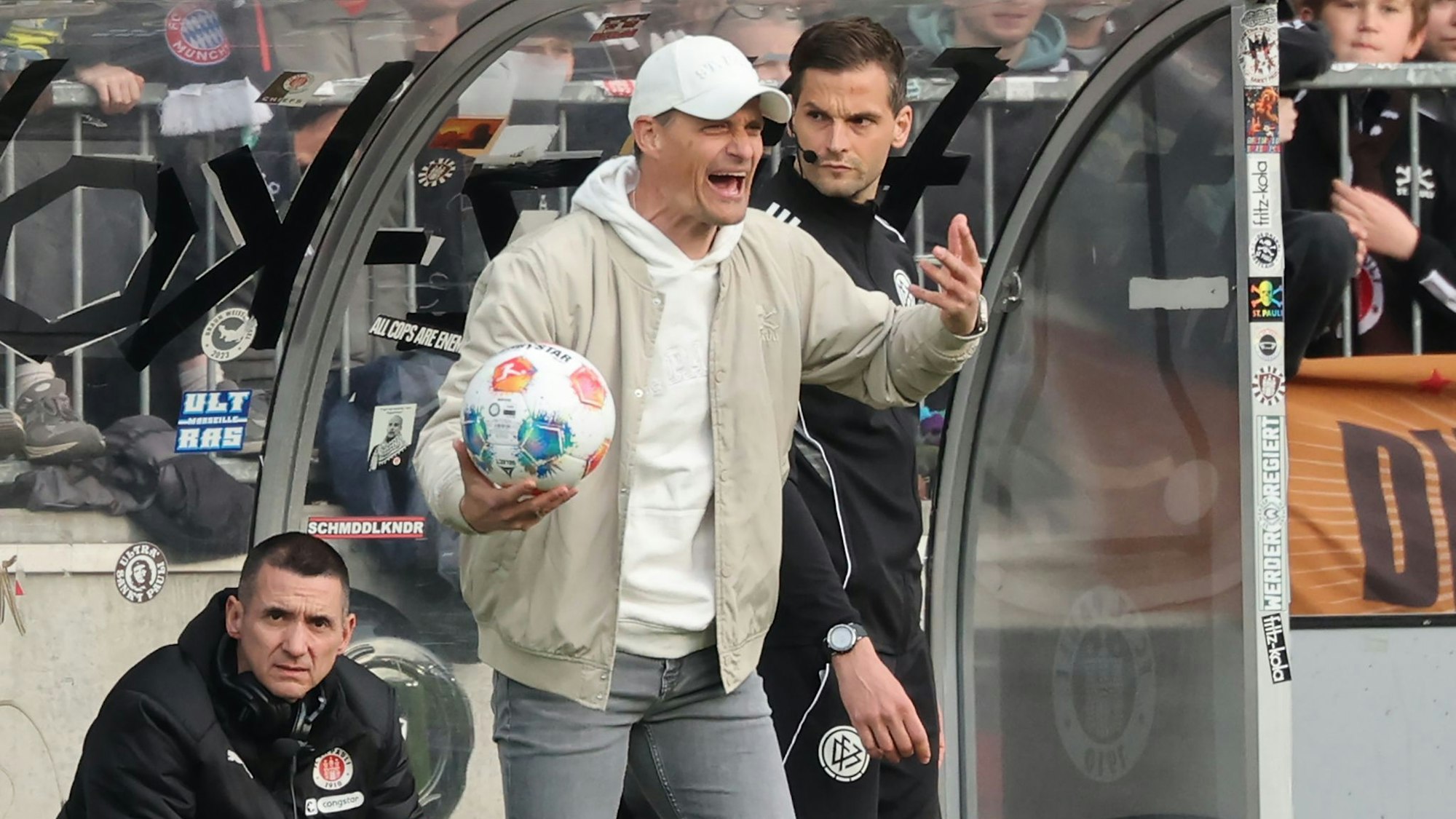 Trainer Alexander Blessin vom FC St. Pauli