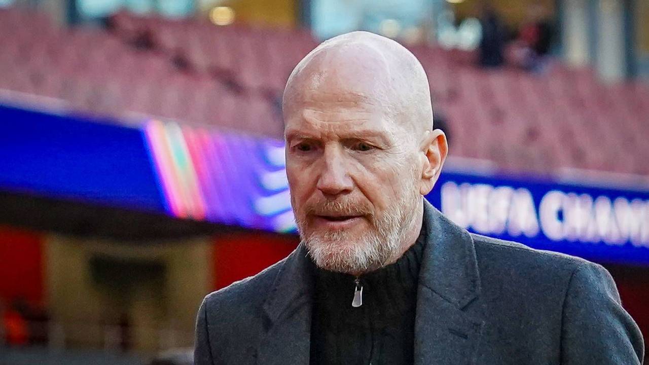 Matthias Sammer im Stadion bei einem Einsatz als TV-Experte.