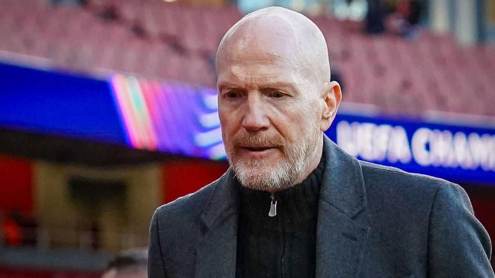 Matthias Sammer kommt vor dem Spiel ins Stadion.
