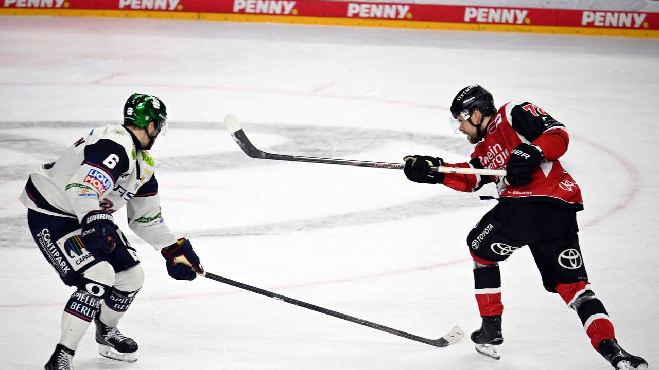 Dominik Bokk erzielt das Tor zum 4:3.