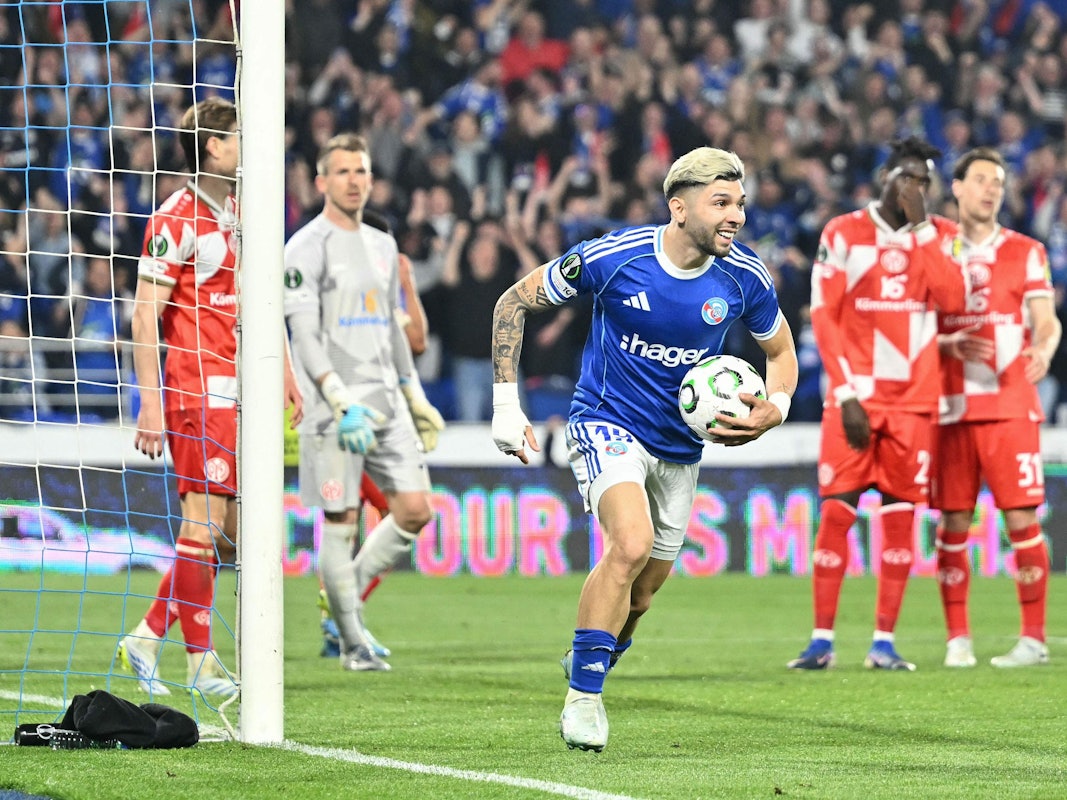 Straßburg jubelt in der Conference League gegen Mainz 05.