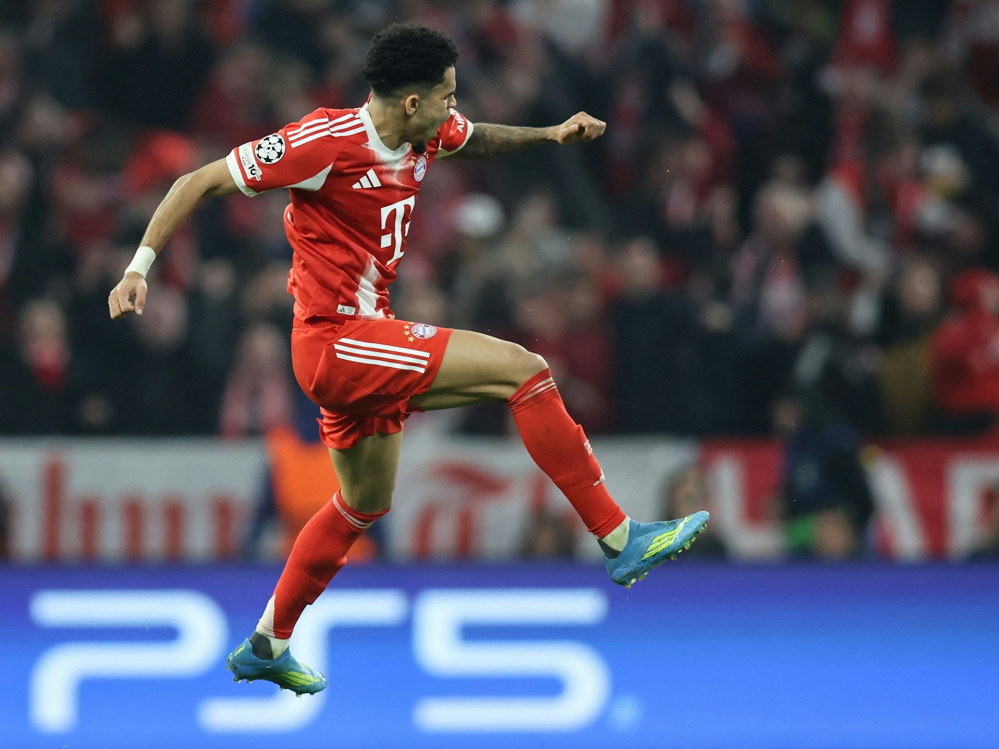 Luiz Diaz jubelt über seinen Treffer gegen Real Madrid.