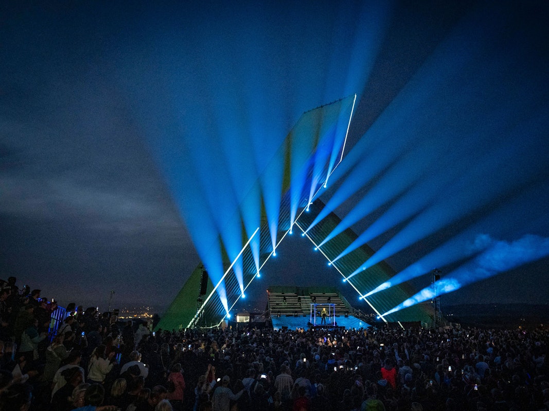 Fritz Kalkbrenner (hier 2025 bei einem Auftritt im Saarland): Seine Tickets für die c/o pop waren innerhalb von Sekunden weg.