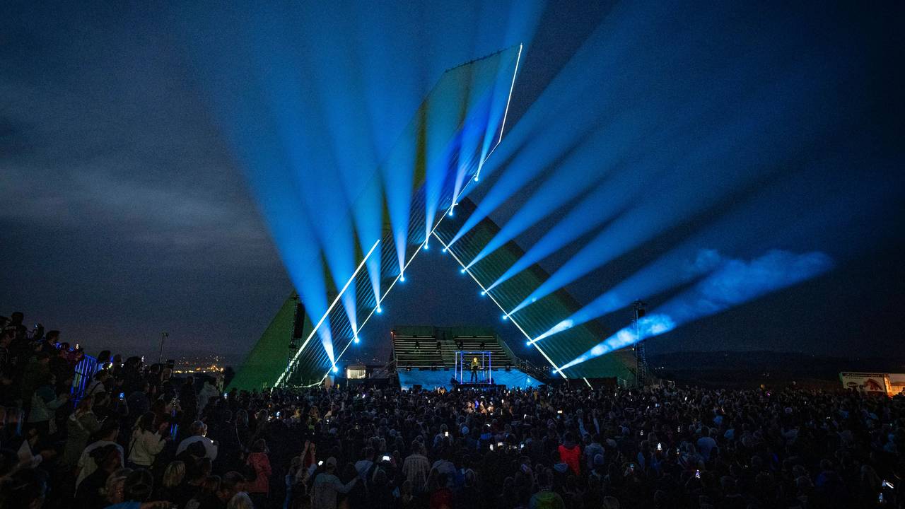 Fritz Kalkbrenner (hier 2025 bei einem Auftritt im Saarland): Seine Tickets für die c/o pop waren innerhalb von Sekunden weg.