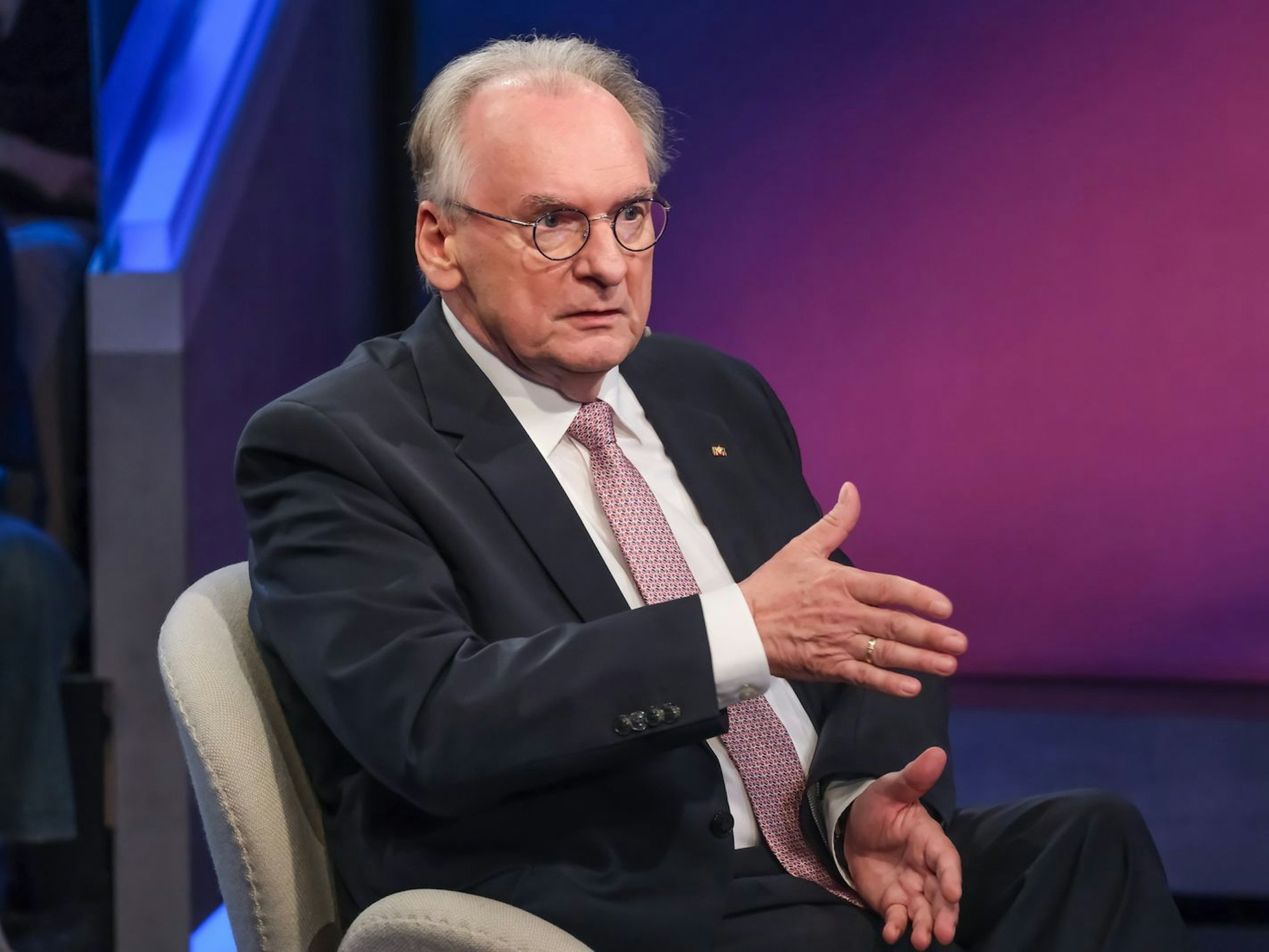 Ex-CDU-Ministerpräsident Haseloff kritisierte bei „Maischberger“, dass Deutschland in Krisensituationen nicht schnell genug handeln kann. (Bild: WDR / Oliver Ziebe)