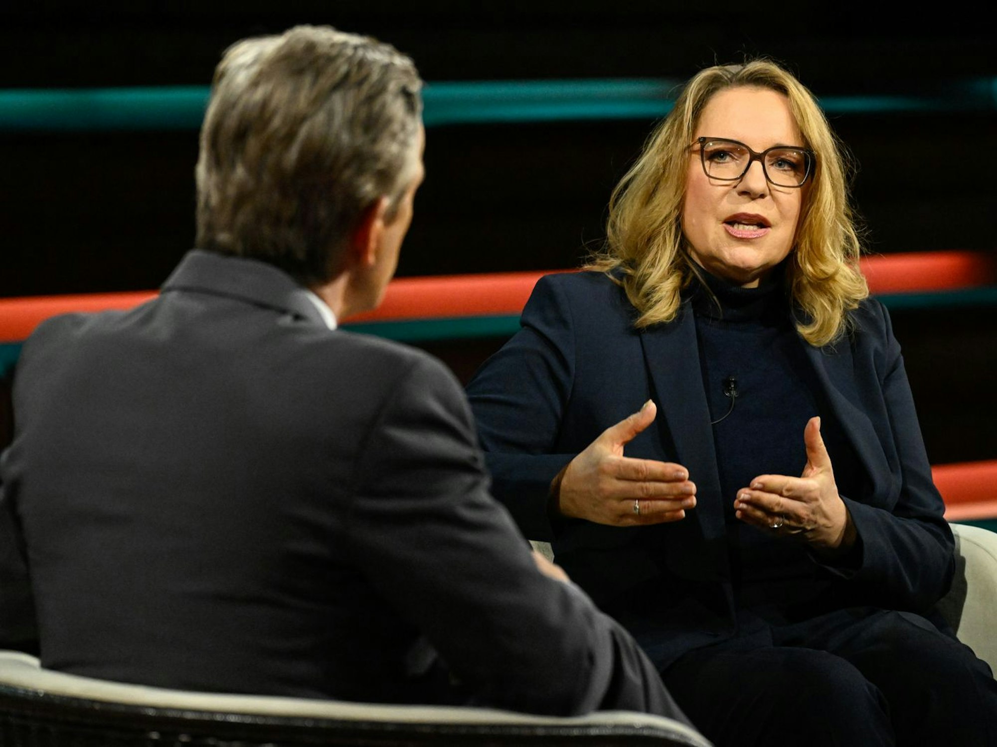 Energieökonomin Claudia Kemfert forderte am Mittwochabend einen stärkeren Fokus auf erneuerbare Energien. (Bild: ZDF / Markus Hertrich)