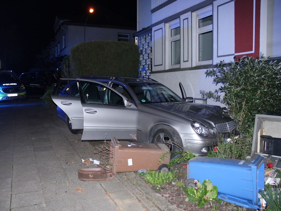 Jugendliche flüchten vor der Polizei