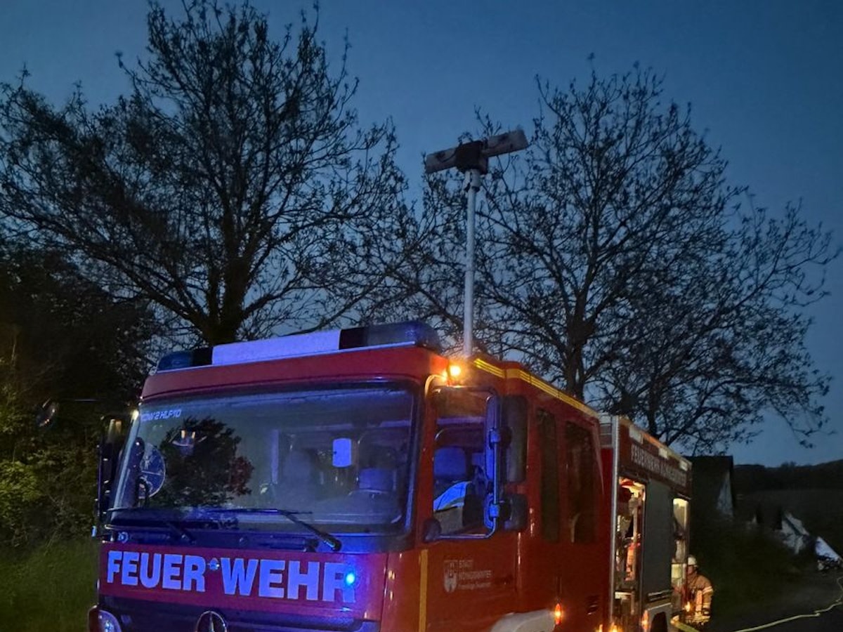 Gartenhütte brennt in Königswinter