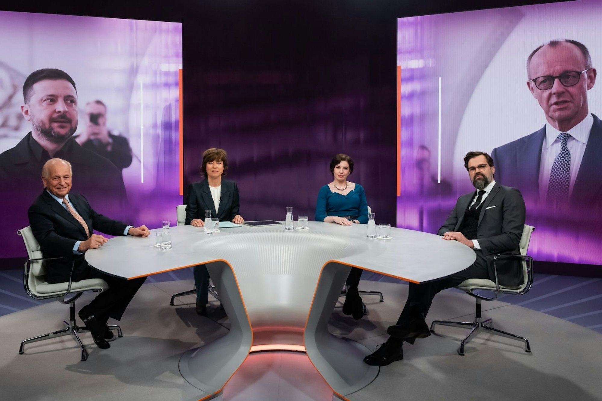 Maybrit Illner lud zur Sendung: „Verspricht Merz der Ukraine zu viel?“ (Bild: ZDF/Jule Roehr )