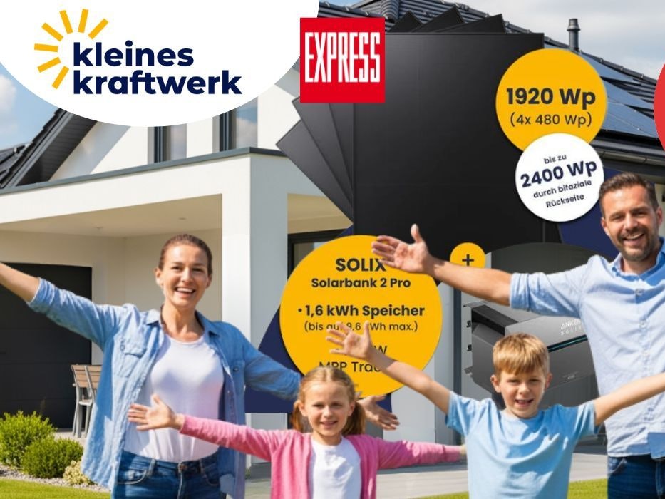 Der Kleines Kraftwerk Quattro Balkonkraftwerk mit 1920 Wp und Anker Solarbank 2 E1600 Pro. EXPRESS Deal vor einer Familie und Haus.