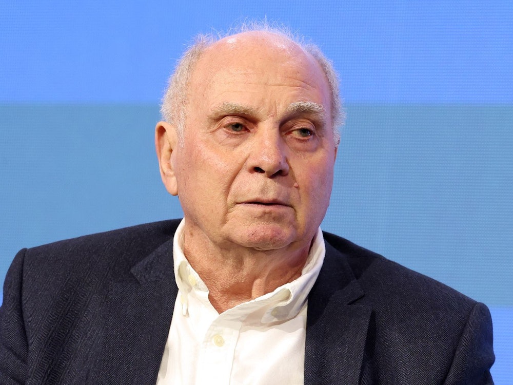 Uli Hoeneß wünscht sich, dass Manuel Neuer ein Jahr verlängert. (Bild: 2025 Getty Images/Alexander Hassenstein)