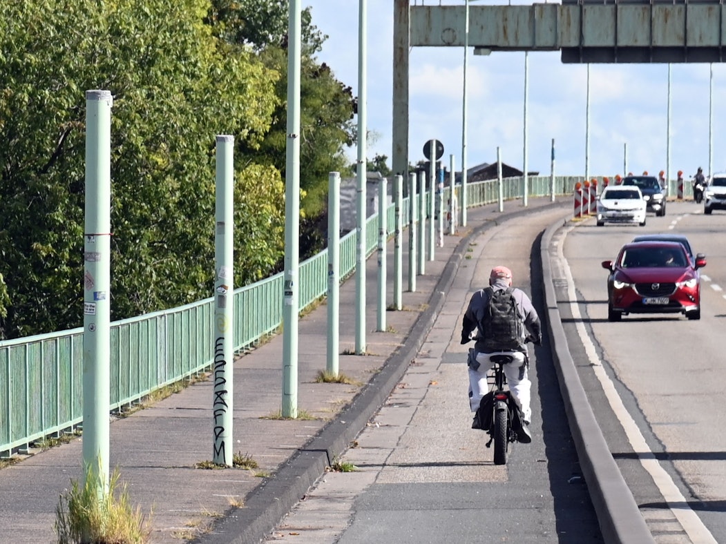 Die Zoobrücke, hier ein Archivfoto von September 2025, ist ein weiteres Sorgenkind der Stadt Köln.