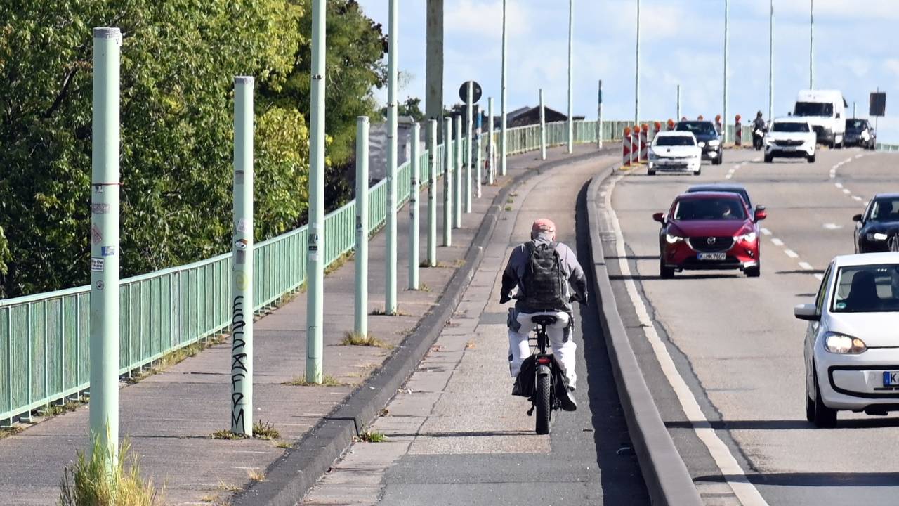 Die Zoobrücke, hier ein Archivfoto von September 2025, ist ein weiteres Sorgenkind der Stadt Köln.