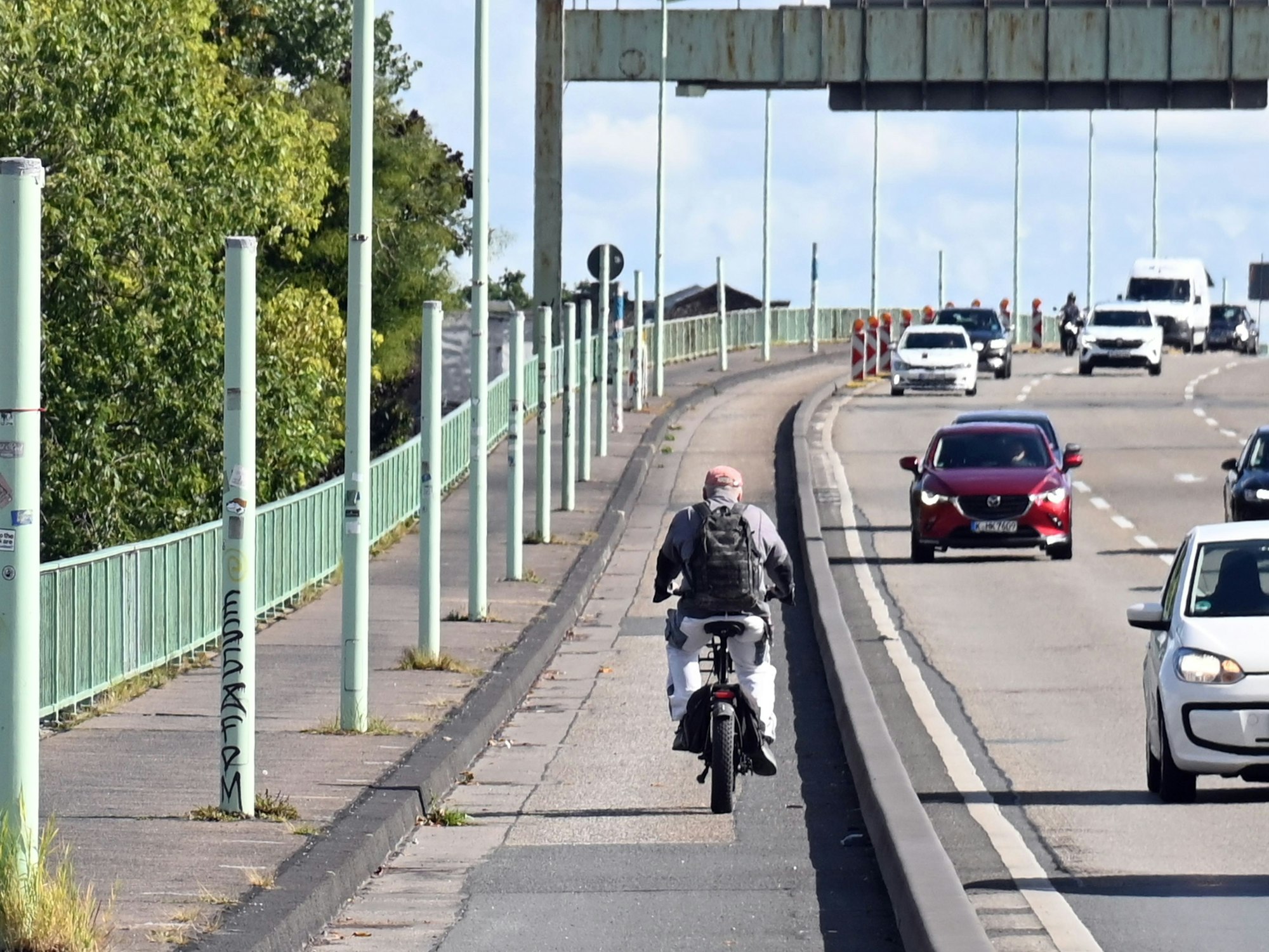 Die Zoobrücke, hier ein Archivfoto von September 2025, ist ein weiteres Sorgenkind der Stadt Köln.