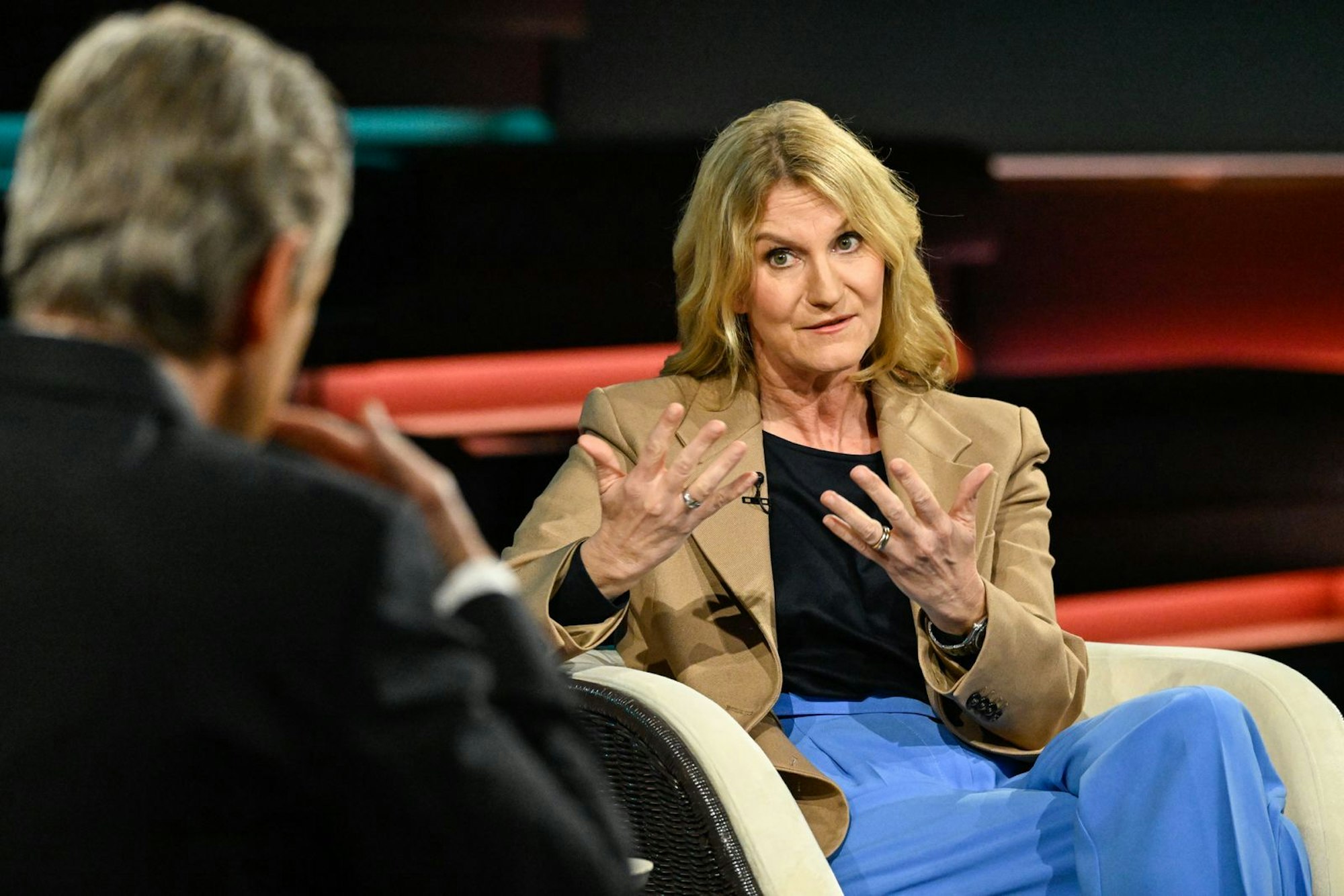 Journalistin Kerstin Münstermann erklärte bei „Markus Lanz“, dass Angela Merkel äußerst skeptisch war, was die Ukraine anging. (Bild: ZDF / Markus Hertrich)