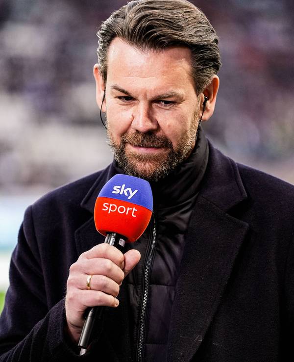 Thomas Kessler am Mikrofon von Sky.