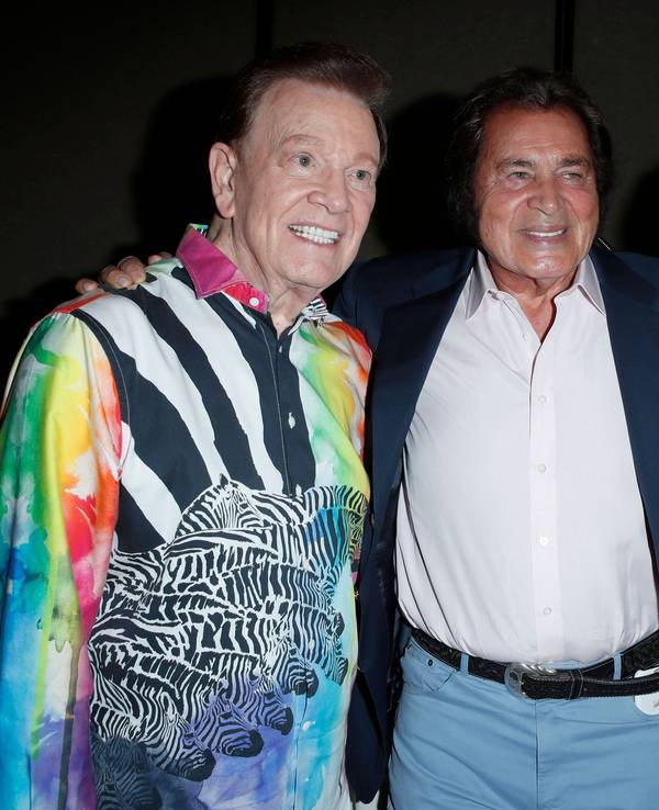 Engelbert Humperdinck und Kollegen posieren.