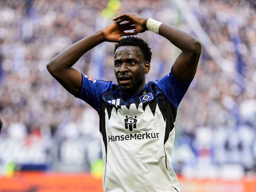 HSV-Profi Philip Otele schaut frustriert.