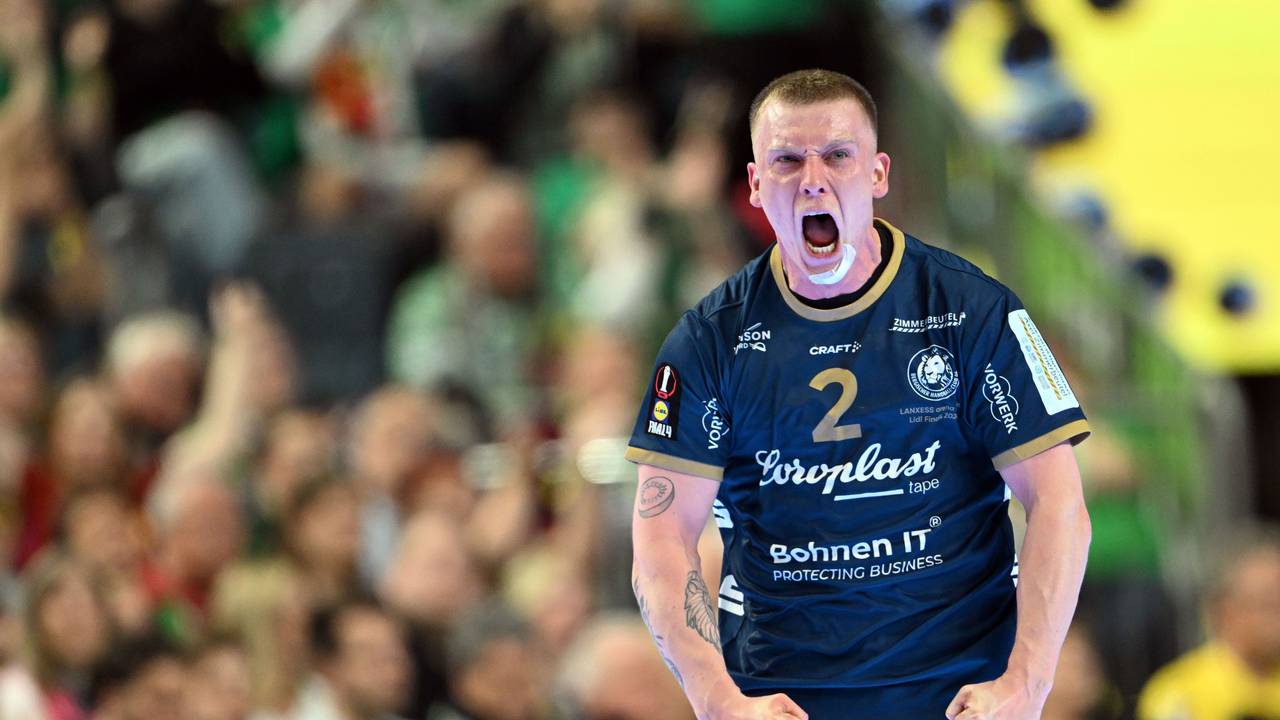 Noah Beyer (Bergischer HC) bejubelt sein Tor.