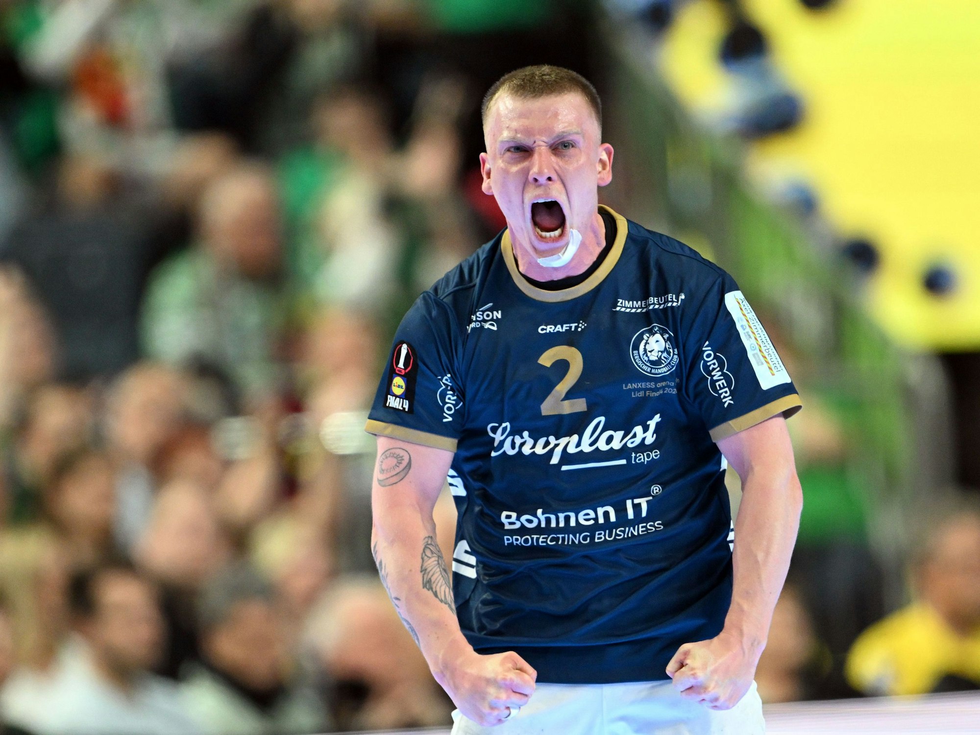 Noah Beyer (Bergischer HC) bejubelt sein Tor.