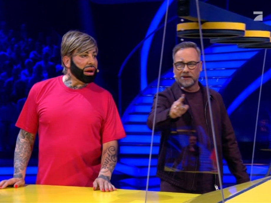 Harald Glööckler (l.) machte Moderator Matthias Opdenhövel direkt zum Start eine klare Ansage.