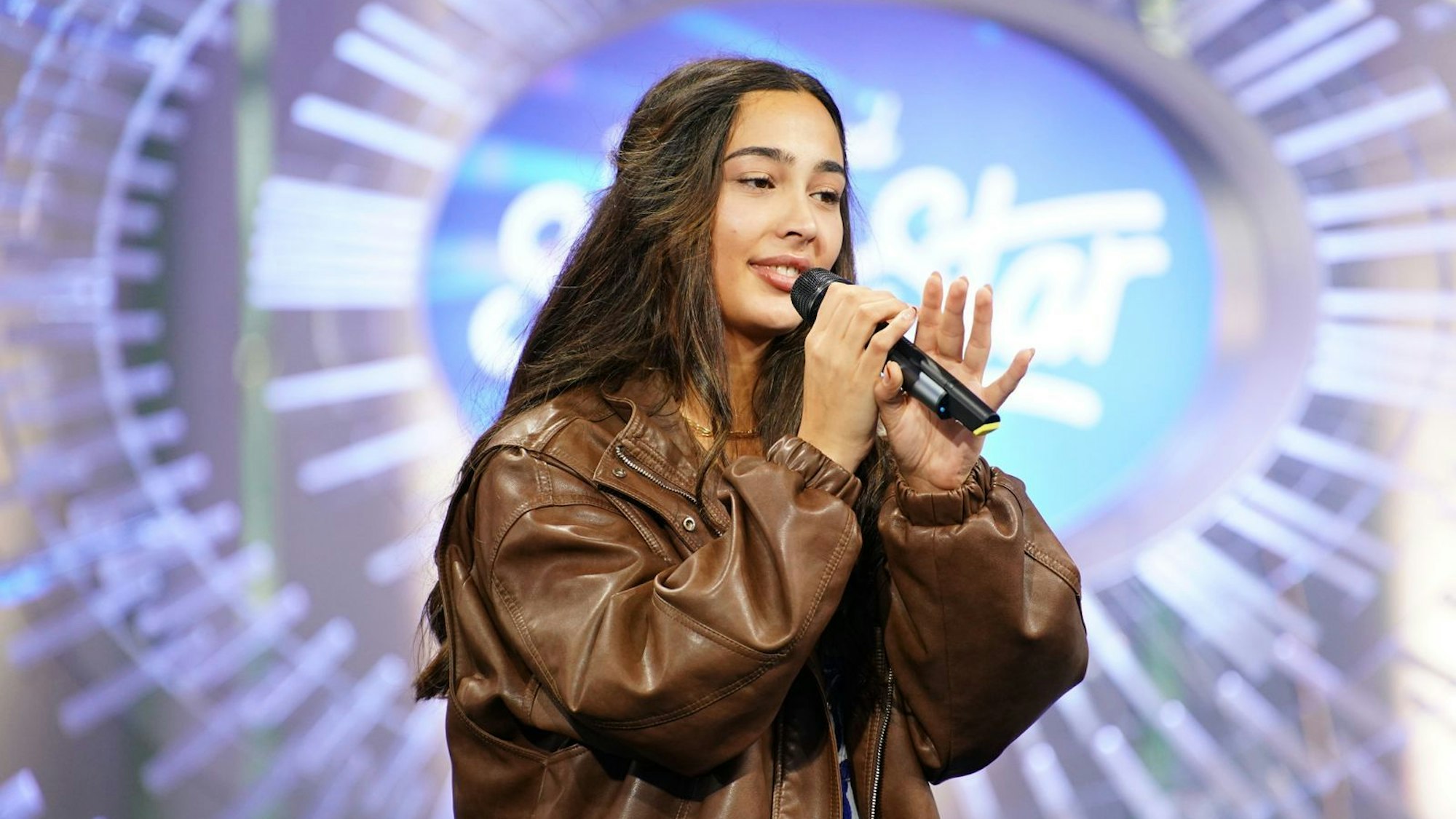 Sarah Annabelle Sünwoldt (22) musste wie alle anderen den „Umweg“ über den Golden Room nehmen. Aber sie setzte sich durch. (Bild: RTL/Stefan Gregorowius)