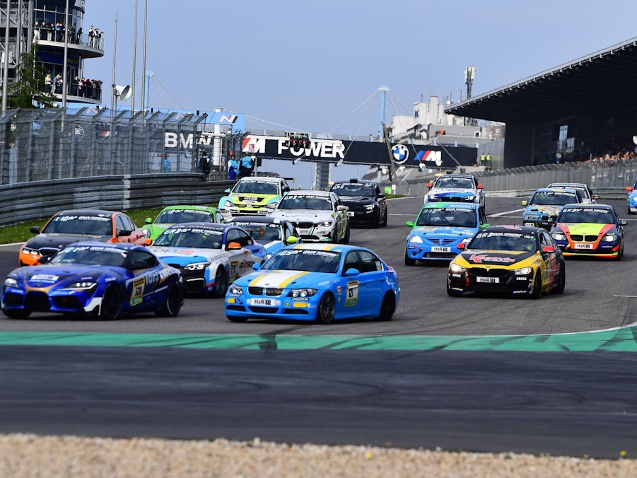 Todesfall nach Massencrash auf Nürburgring