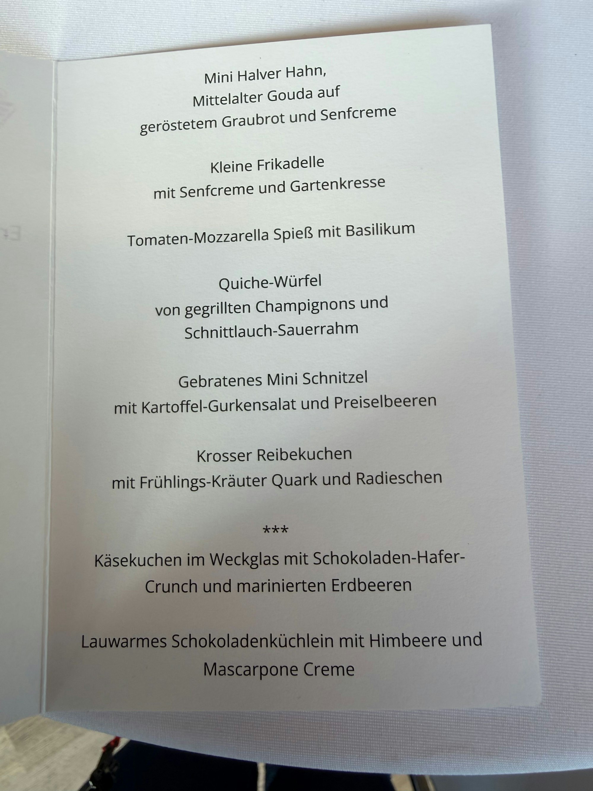 Für die geladenen Gäste gibt es übrigens ein paar Leckereien.