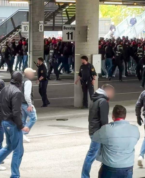 Schlägerei zwischen Fans des FC Bayern und des VfB Stuttgart.