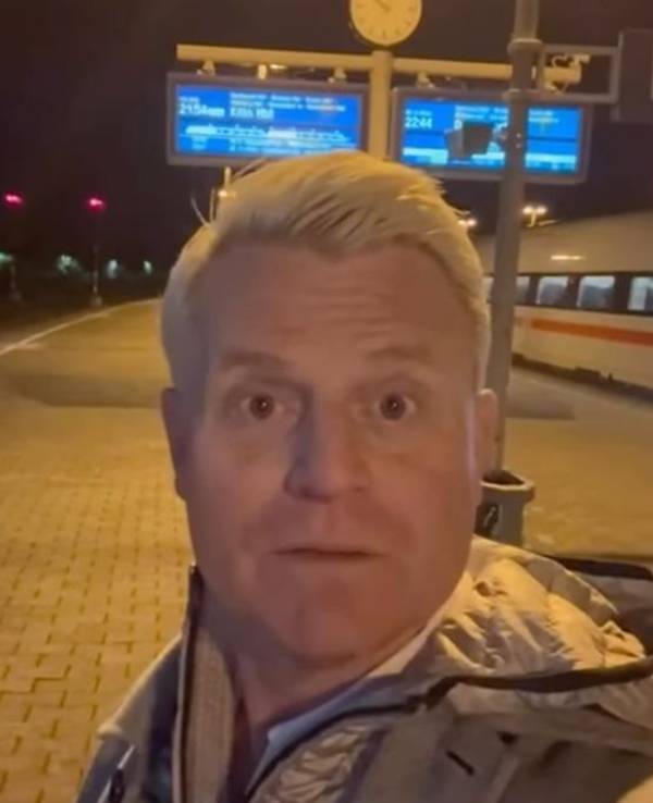 Guido Cantz grüßt vom Bahnhof in Hamm