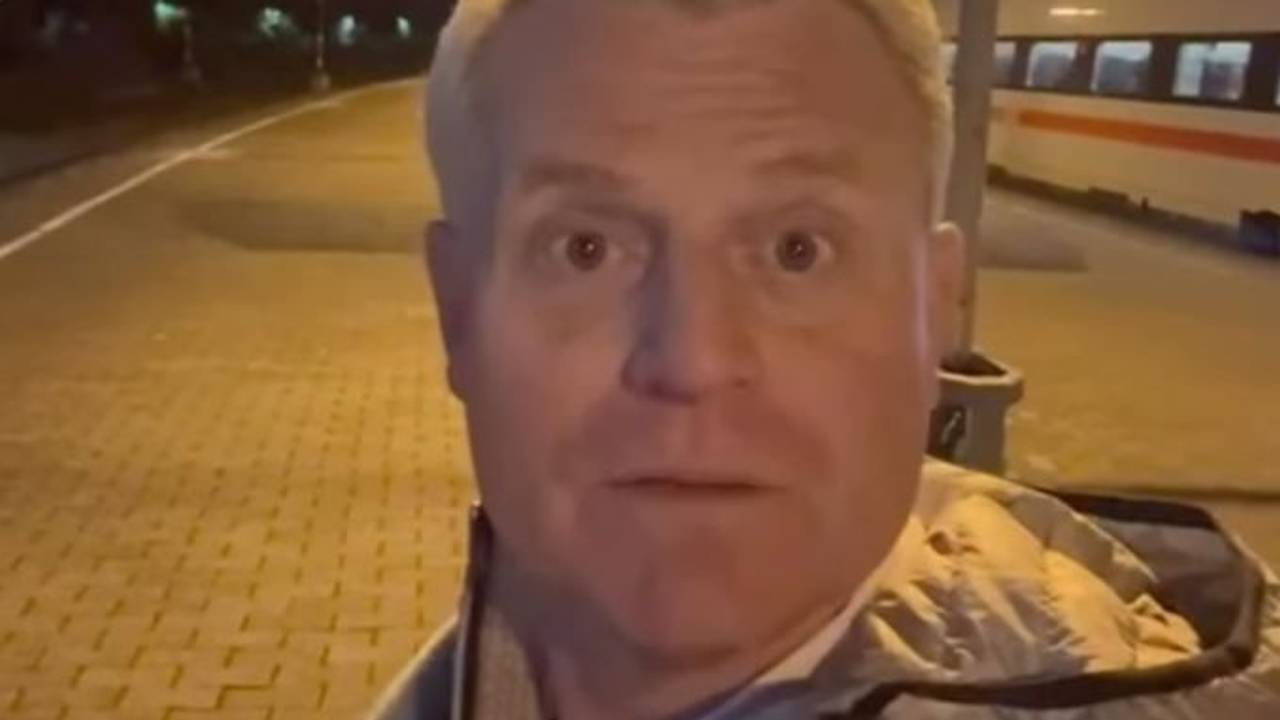 Guido Cantz grüßt vom Bahnhof in Hamm