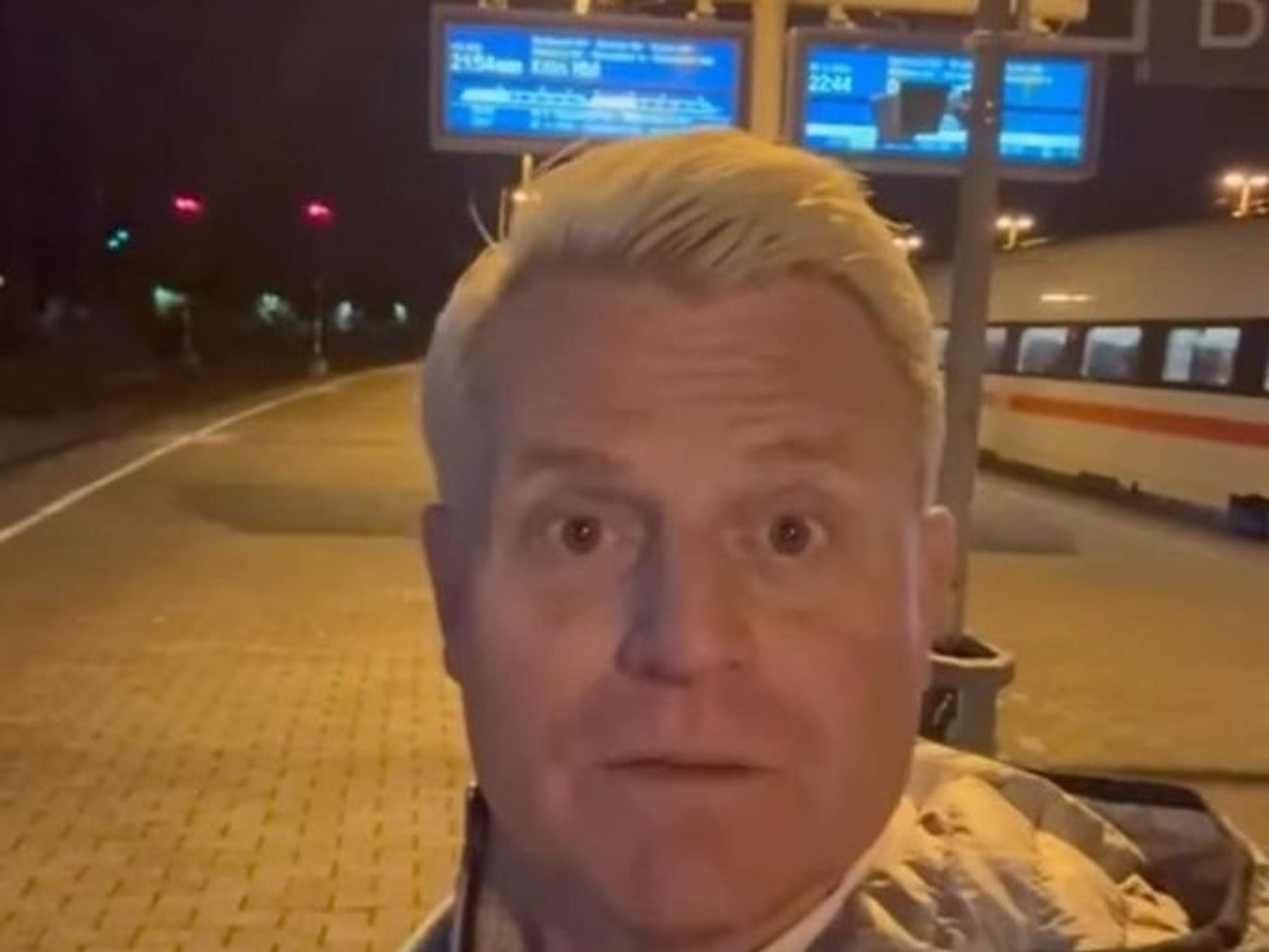 Guido Cantz grüßt vom Bahnhof in Hamm