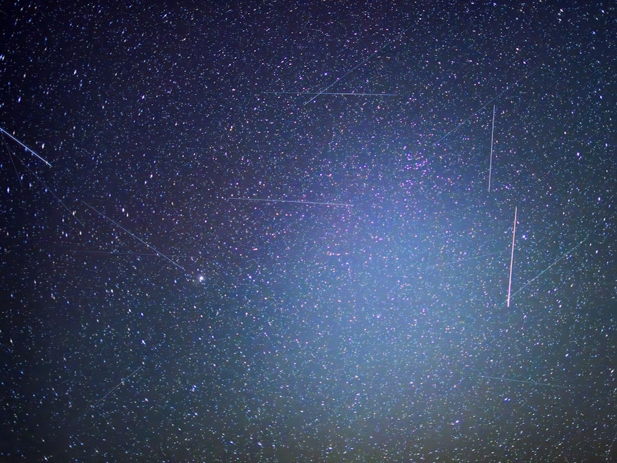 Satelliten am Nachthimmel