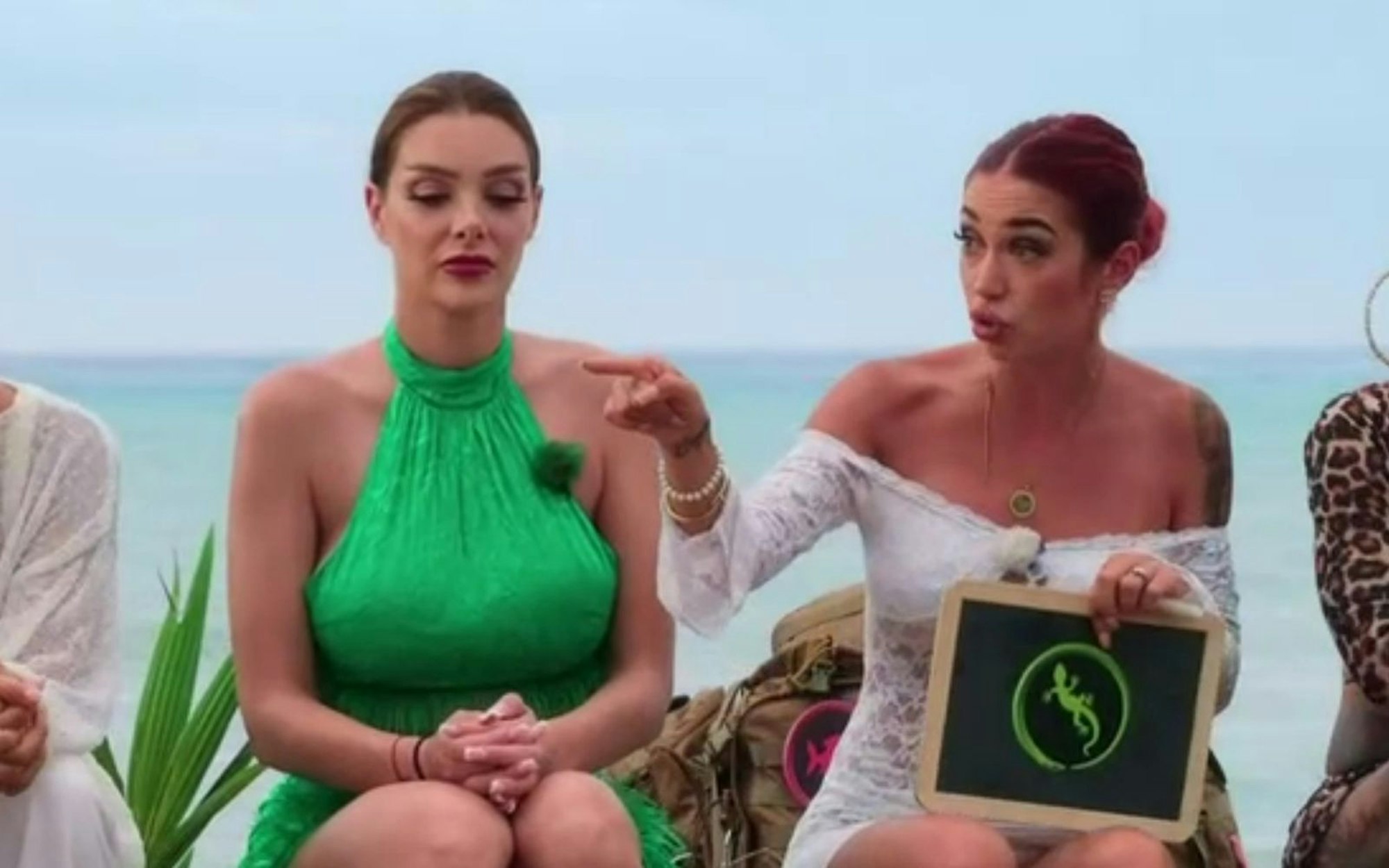 Ariel (rechts, mit Nathalie Gaus-Citiolo) geriet auch im Finale von „Reality Queens“ einmal mehr mit Hati Suarez aneinander. (Bild: RTL)