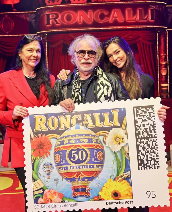 Bernhard Paul mit Ehefrau Eliana und Tochter Lili Paul-Roncalli.