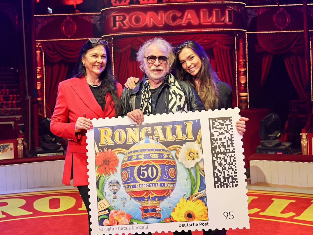 Bernhard Paul mit Ehefrau Eliana und Tochter Lili Paul-Roncalli.