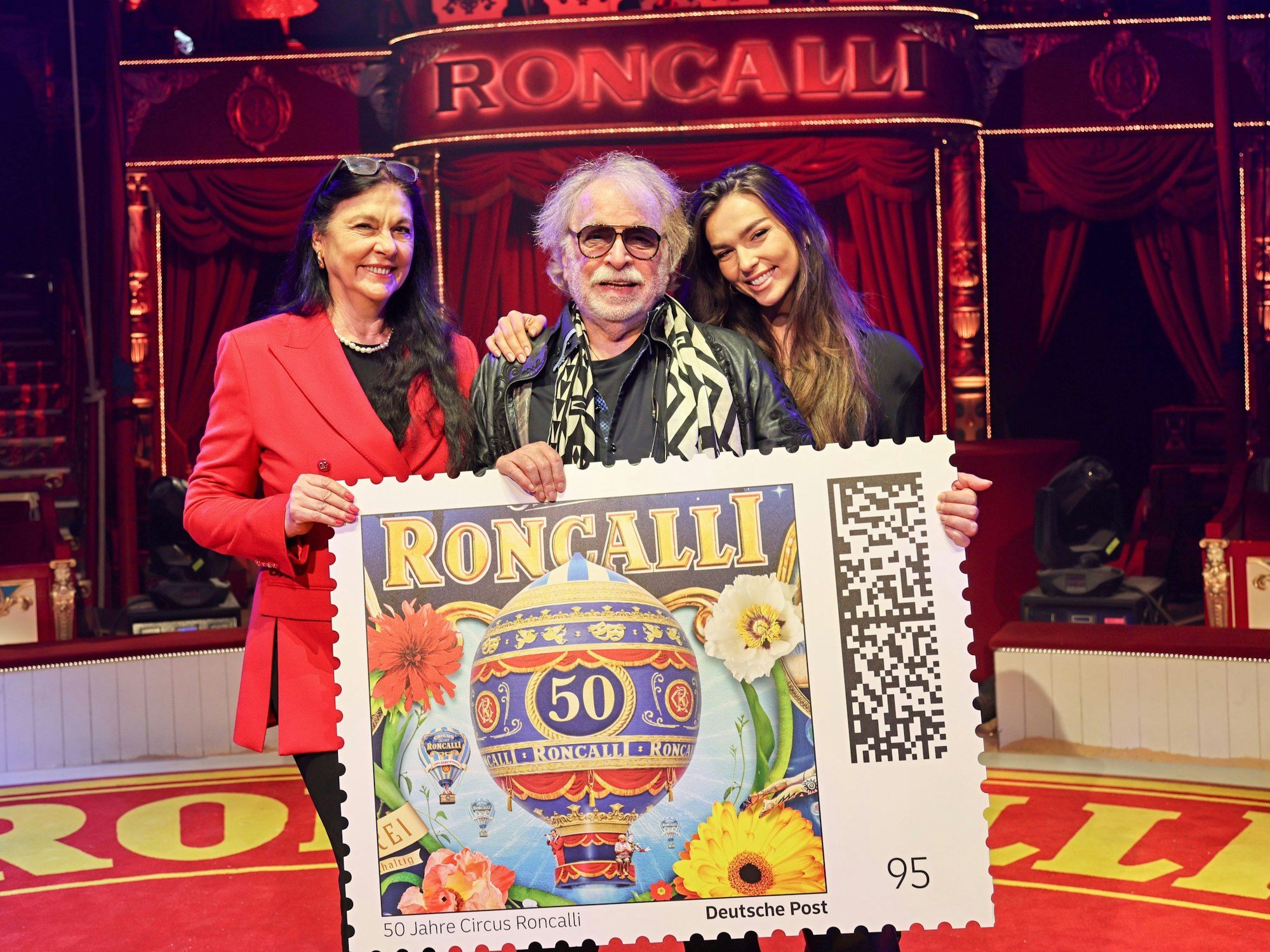 Bernhard Paul mit Ehefrau Eliana und Tochter Lili Paul-Roncalli.