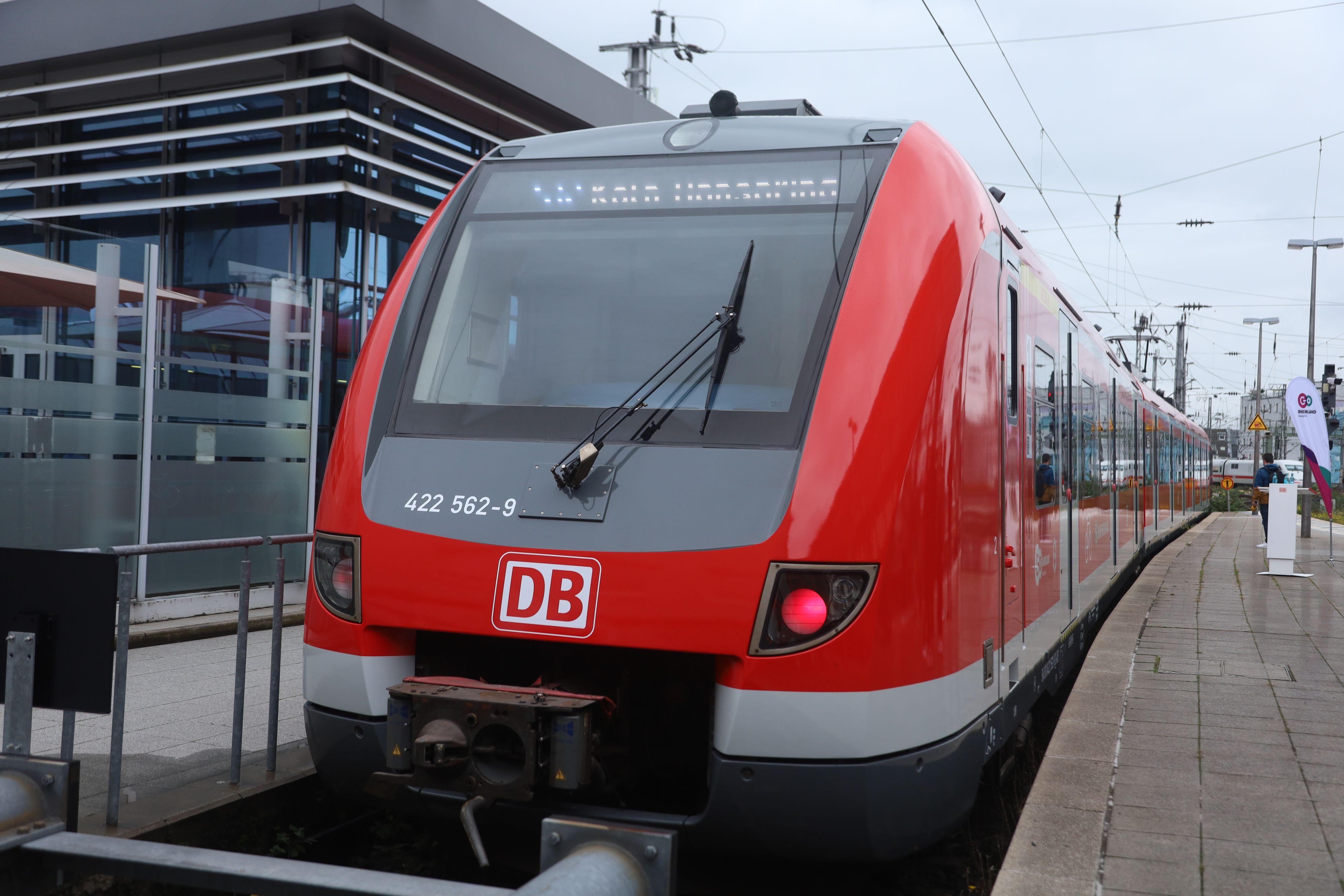 Todesdrama an Kölner Haltestelle: Identität des Opfers geklärt | Express