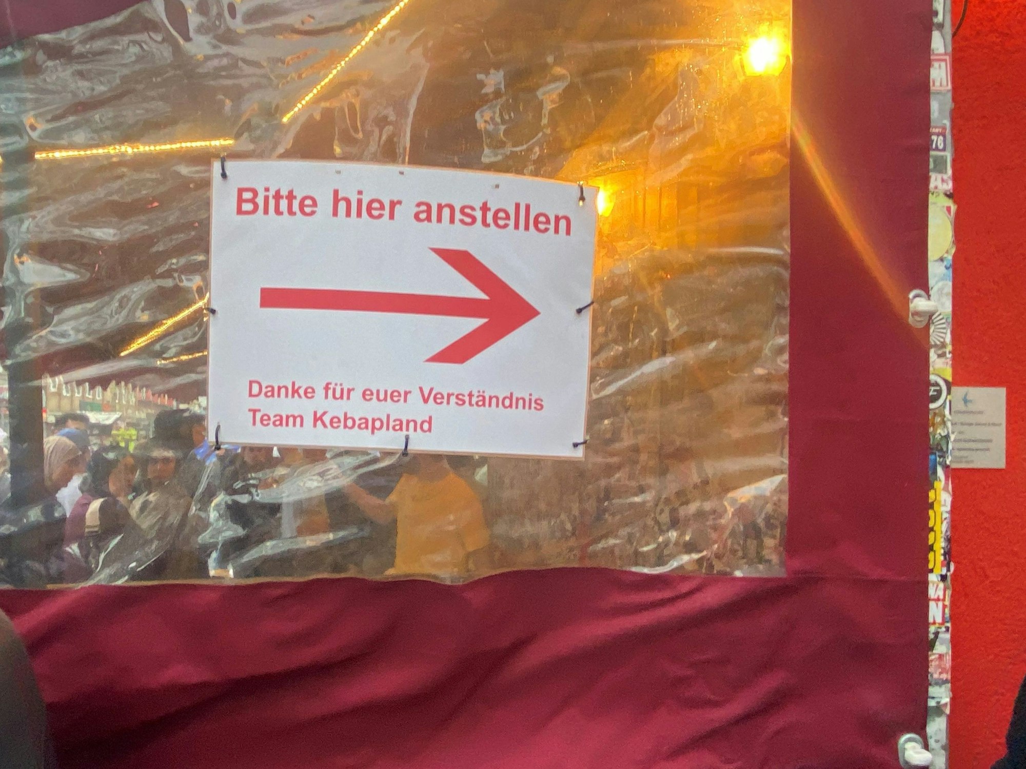 Hinweis an die Gäste vom Kebapland