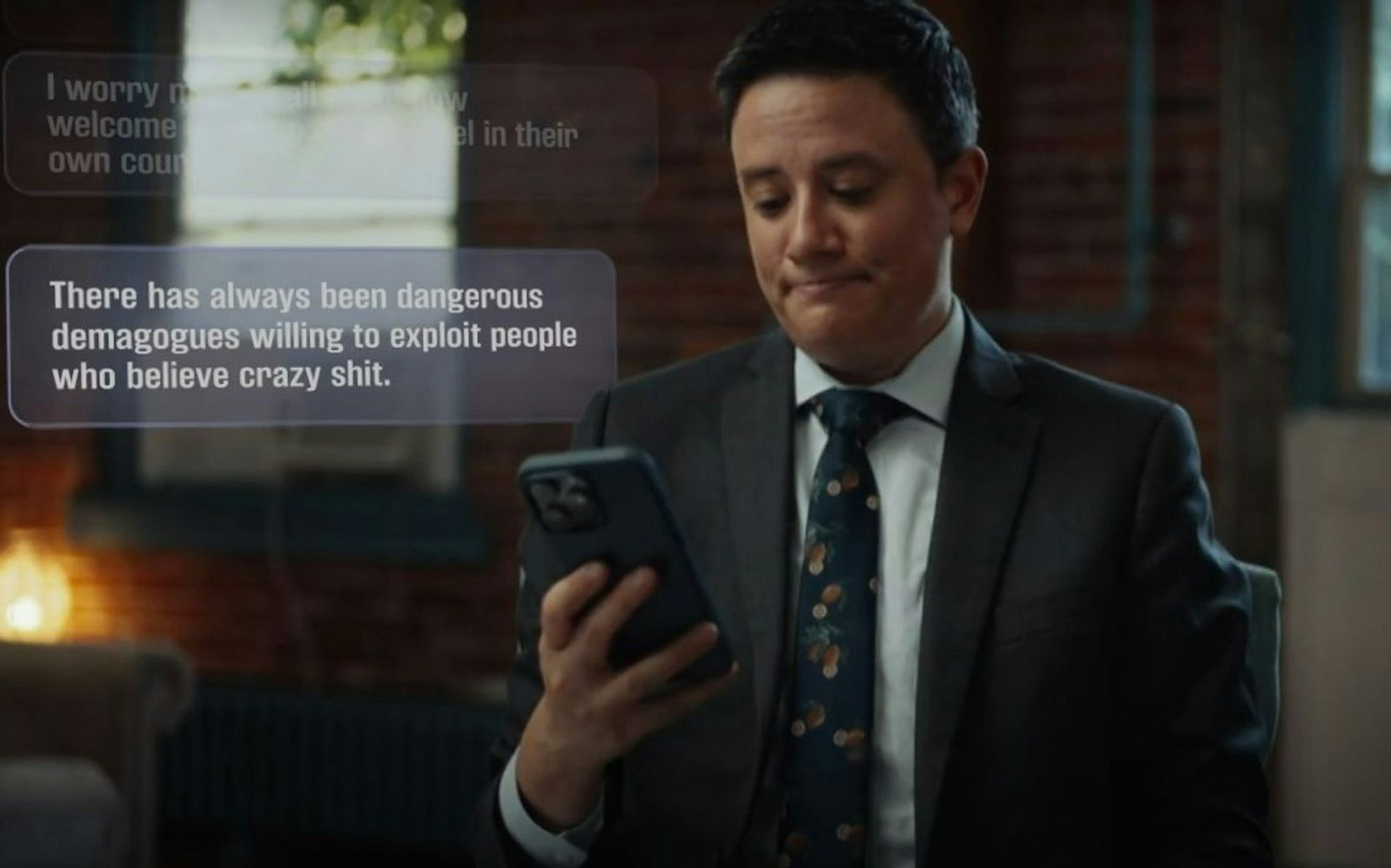 Sofia, eine frühere Kommilitonin von JD Vance, zeigt in der ARD-Doku „JD Vance - Der Mann nach Trump“ private Textnachrichten. (Bild: ARD)