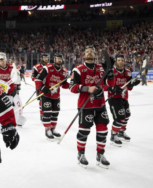 Frust bei den Kölner Haien nach der Niederlage gegen die Eisbären Berlin.