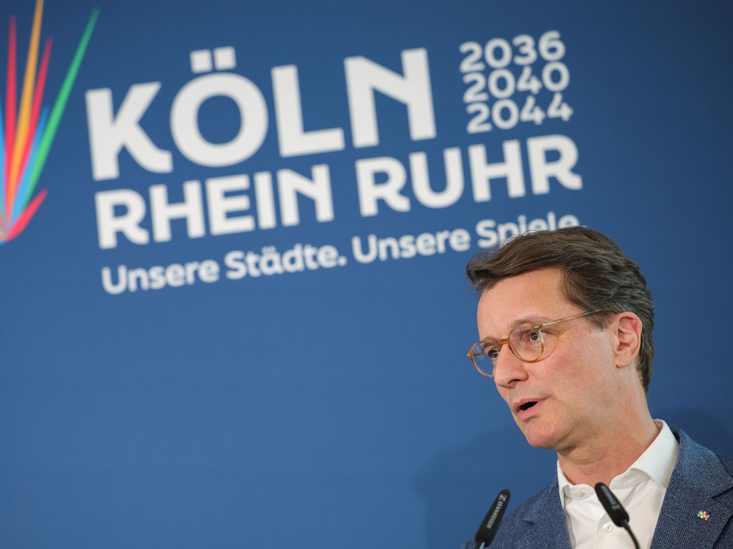 NRW-Ministerpräsident Hendrik Wüst (CDU) zweifelt trotz des Kölner Auszählungs-Marathons nicht an der Qualifikation der Rheinmetropole als Leading City.